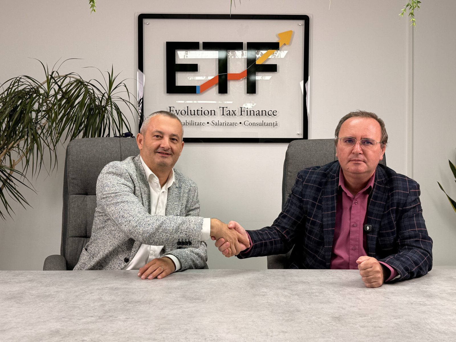 Robert Croitoru și Adrian Bența, Evolution Tax Finance